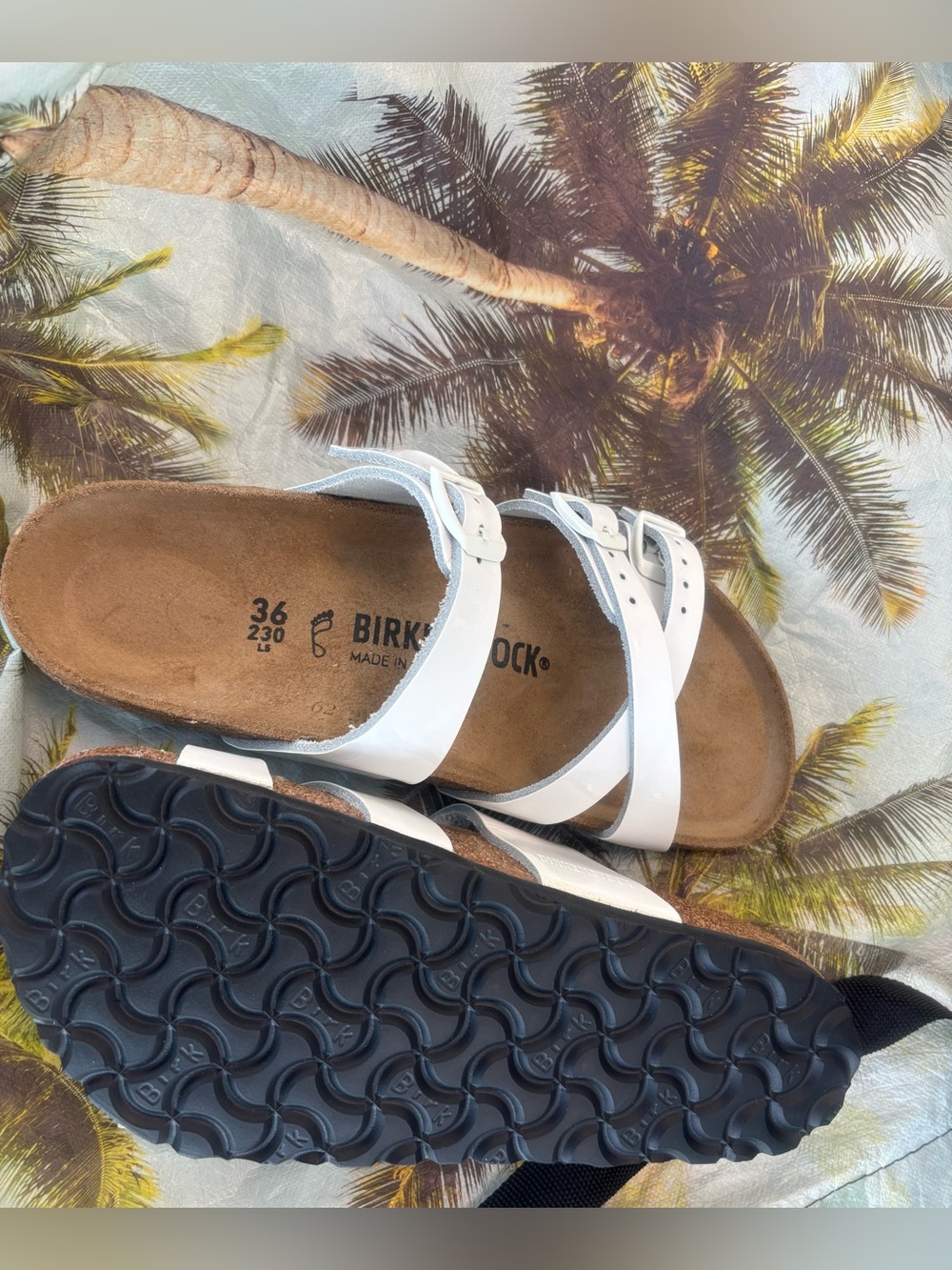 Birkenstock π
Franca White Patent Leather Sandals Slides Size 36 39 41 5 6 8 10 - Picture 9 of 9